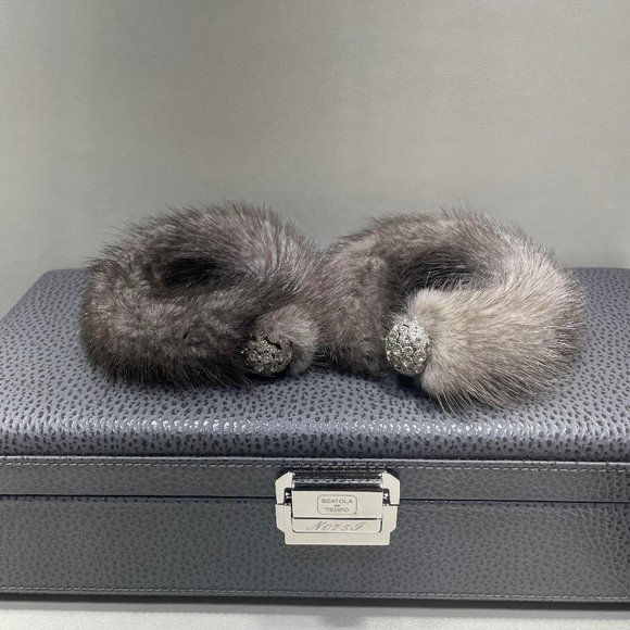 Fur Cuffs - Picture 2 of 2